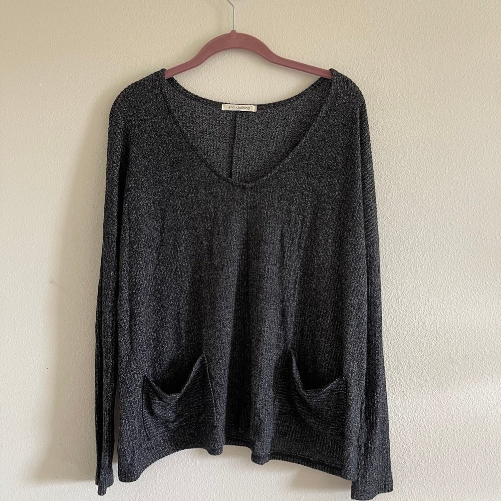 ENTI clothing long sleeve gray blouse with two pockets size medium
